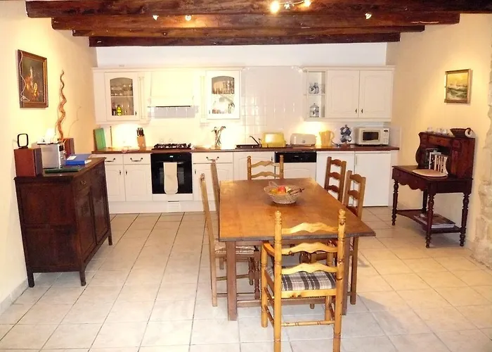 Casa de Férias Le Manoir De La Foye Vinax